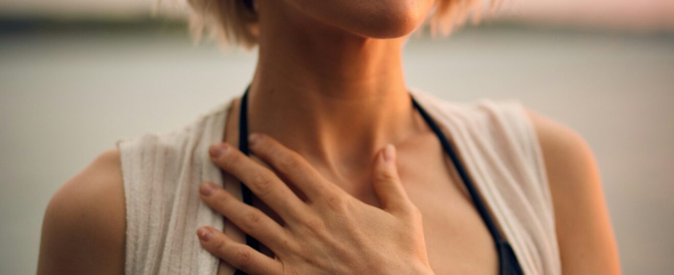 L'idée de vivre en pleine conscience a conquis les esprits par son approche simple mais puissante, permettant d'améliorer la qualité de vie au quotidien.